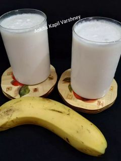 केला (बनाना शेक) (Kela /banana shake recipe in hindi) रेसिपी मुख्य फोटो