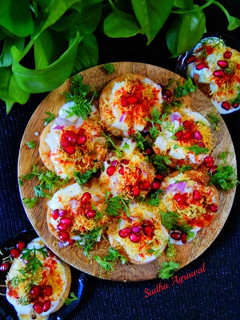 अवधी पापड़ी चाट (awadhi papdi chaat recipe in Hindi) रेसिपी मुख्य फोटो
