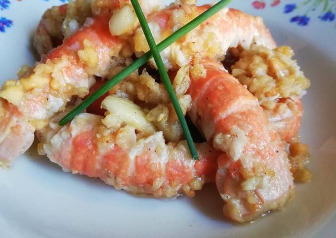 Langoustine au beurre aromatisé à la cacahuète et à l'ail