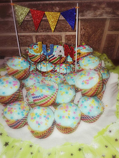 Una foto de Cupcakes 🎂 súper fáciles para llevar al jardín