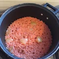 A picture of Arroz rojo.
