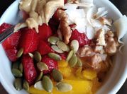 Una foto de que hacer con mantequilla de mani y frutilla