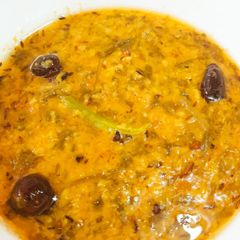 A picture of Daal palak.