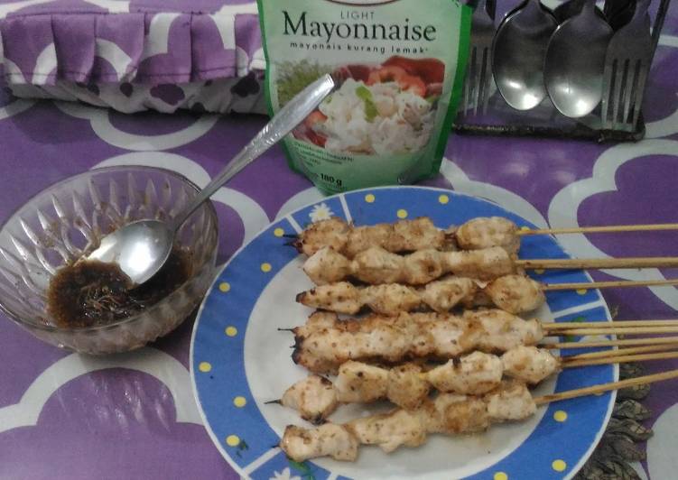 Sate ayam bumbu kacang mayonnaise