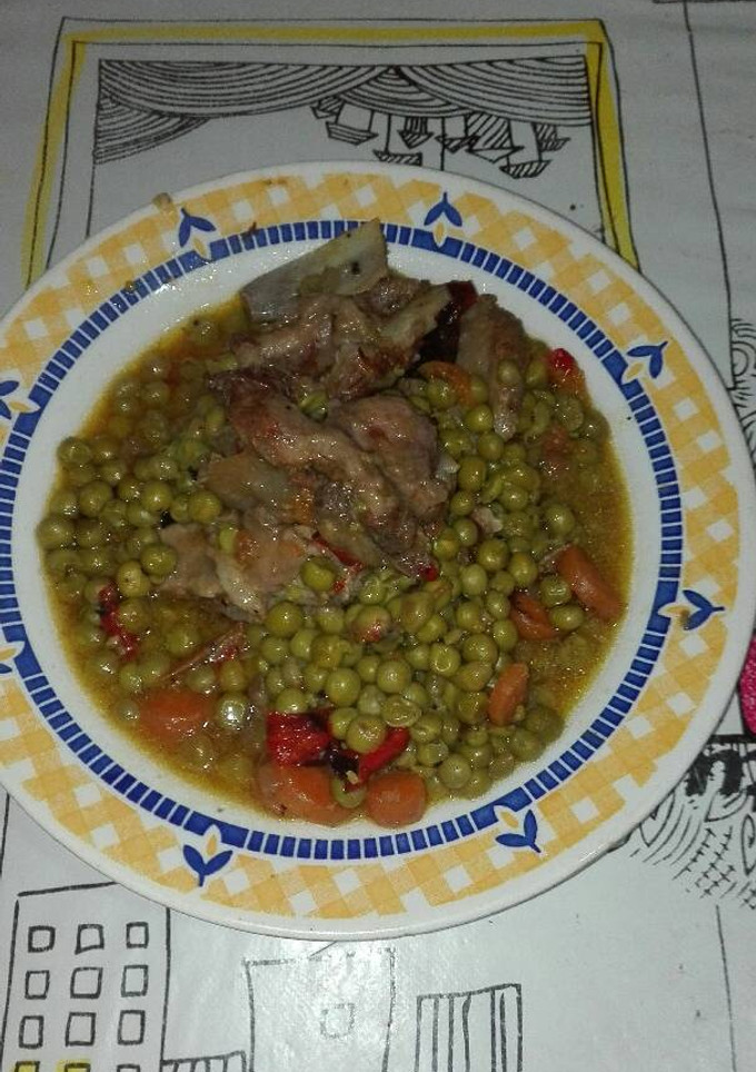 Una foto de Guisantes con costilla de cerdo ibérico 