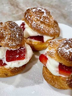 A picture of Simple Cream Puffs.