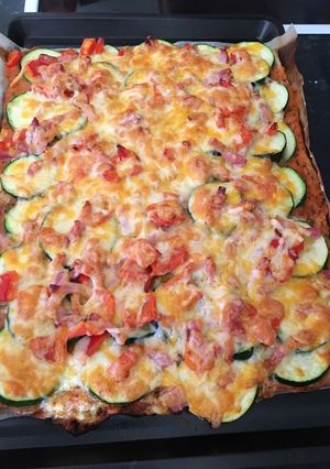 Foto principal de Hojaldre de calabacín y bacon, con un toque de albahaca