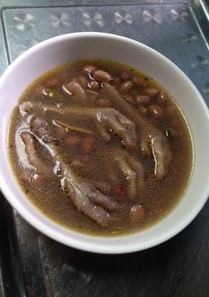 Hình của món Chân gà hầm đậu phộng.