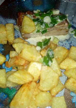 Una foto de Carne al horno con salsa crema con verdeo