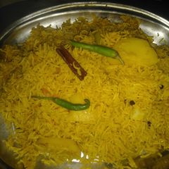 A picture of Aloo ki tahiri.