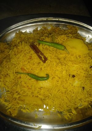 A picture of Aloo ki tahiri.