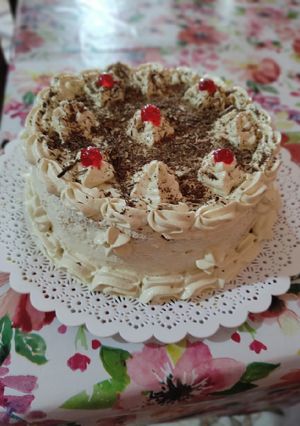 Una foto de Torta con merengue sabor a café