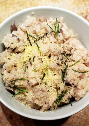 Una foto de Risotto de funghi con pollo