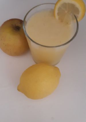 Una foto de Zumo de limón muy fresco