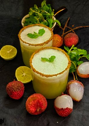 A picture of Lychee Squash (Lychee Juice).