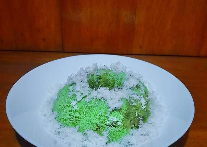 Kue Putu Tanpa Bambu