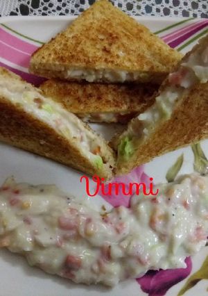 A picture of Italian white sauce veg sandwich.