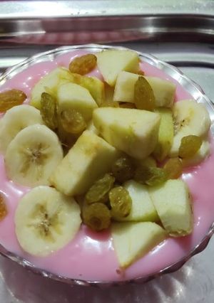 फ्रूट कस्टर्ड (Fruit custard recipe in Hindi) रेसिपी मुख्य फोटो
