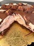 Cheesecake with Kinder Bueno!!!! 🍫🍫🍫
