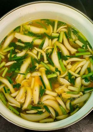 Hình của món Canh bí ngô, thịt bò bằm, nấm linh chi.