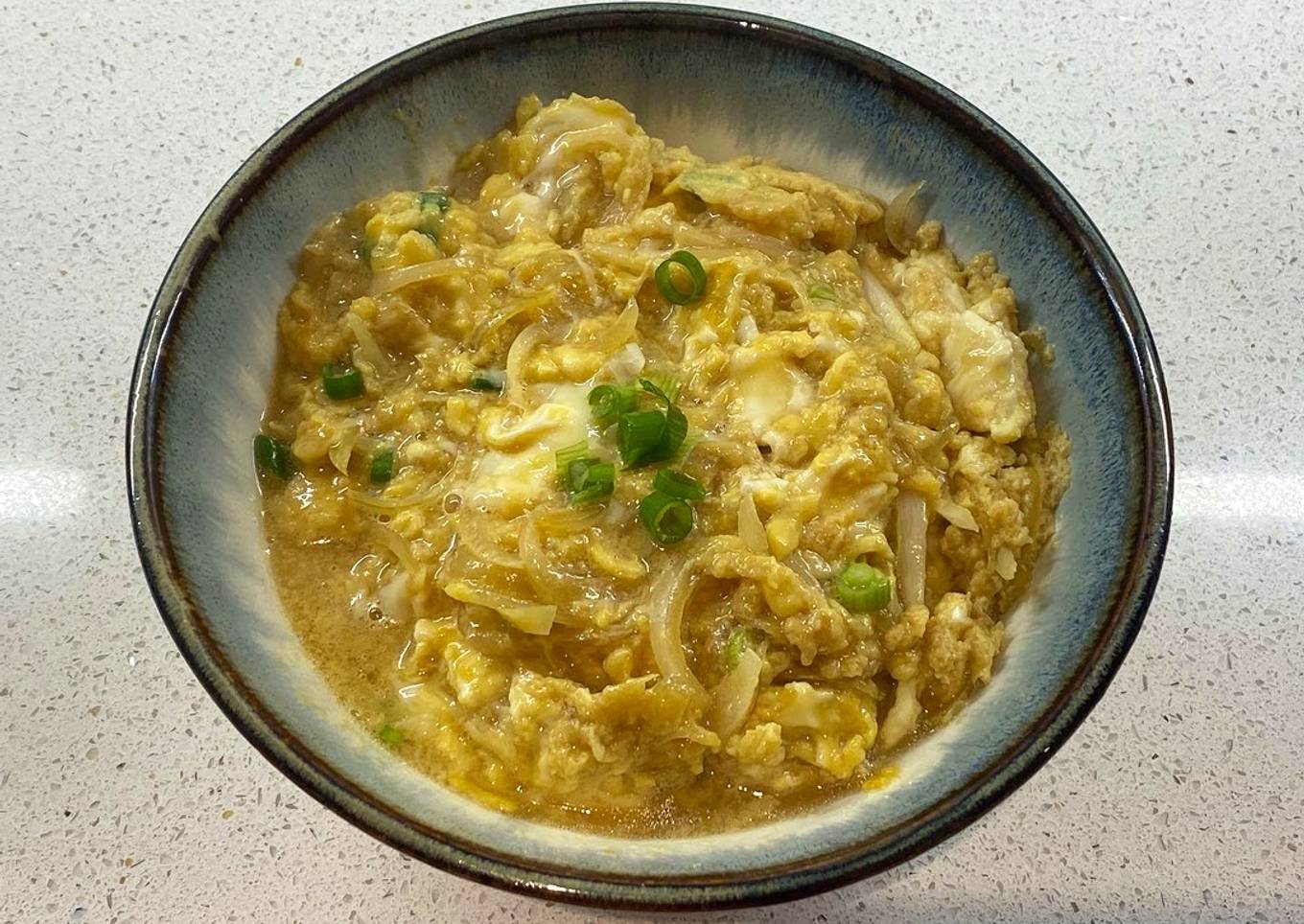 Tamago donburi (egg rice bowl)