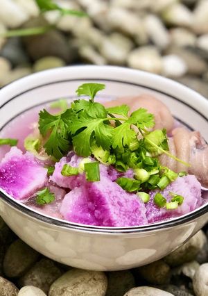 Hình của món Canh Khoai Tím Nấu Giò Heo.