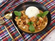 A picture of thai shrimp curry