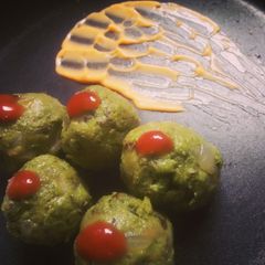 A picture of Spinach Rice balls.