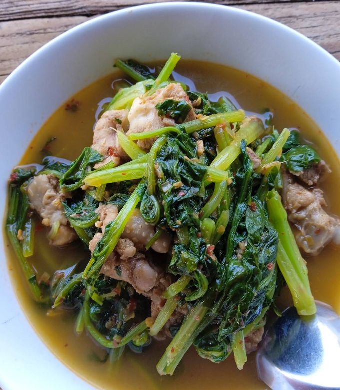 รูปของ แกงผักกาดใส่ไก่บ้าน (อาหารภาคเหนือ)