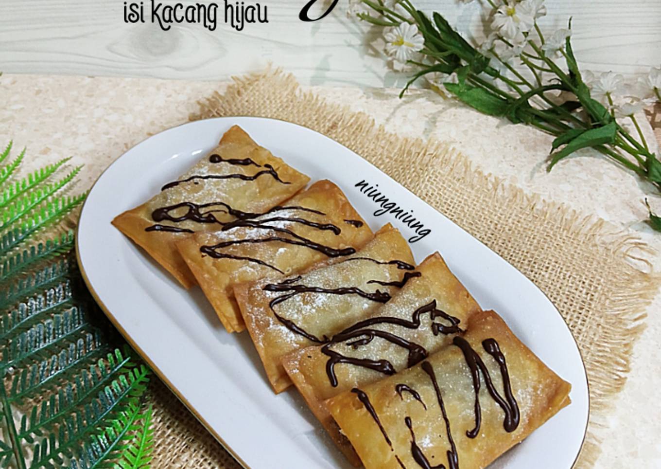 Kulit pangsit isi kacang hijau