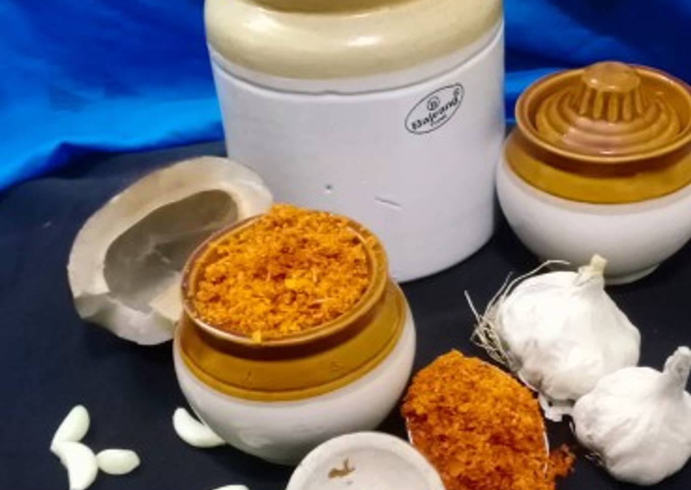 Dry garlic chutney