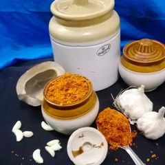 A picture of Dry garlic chutney.
