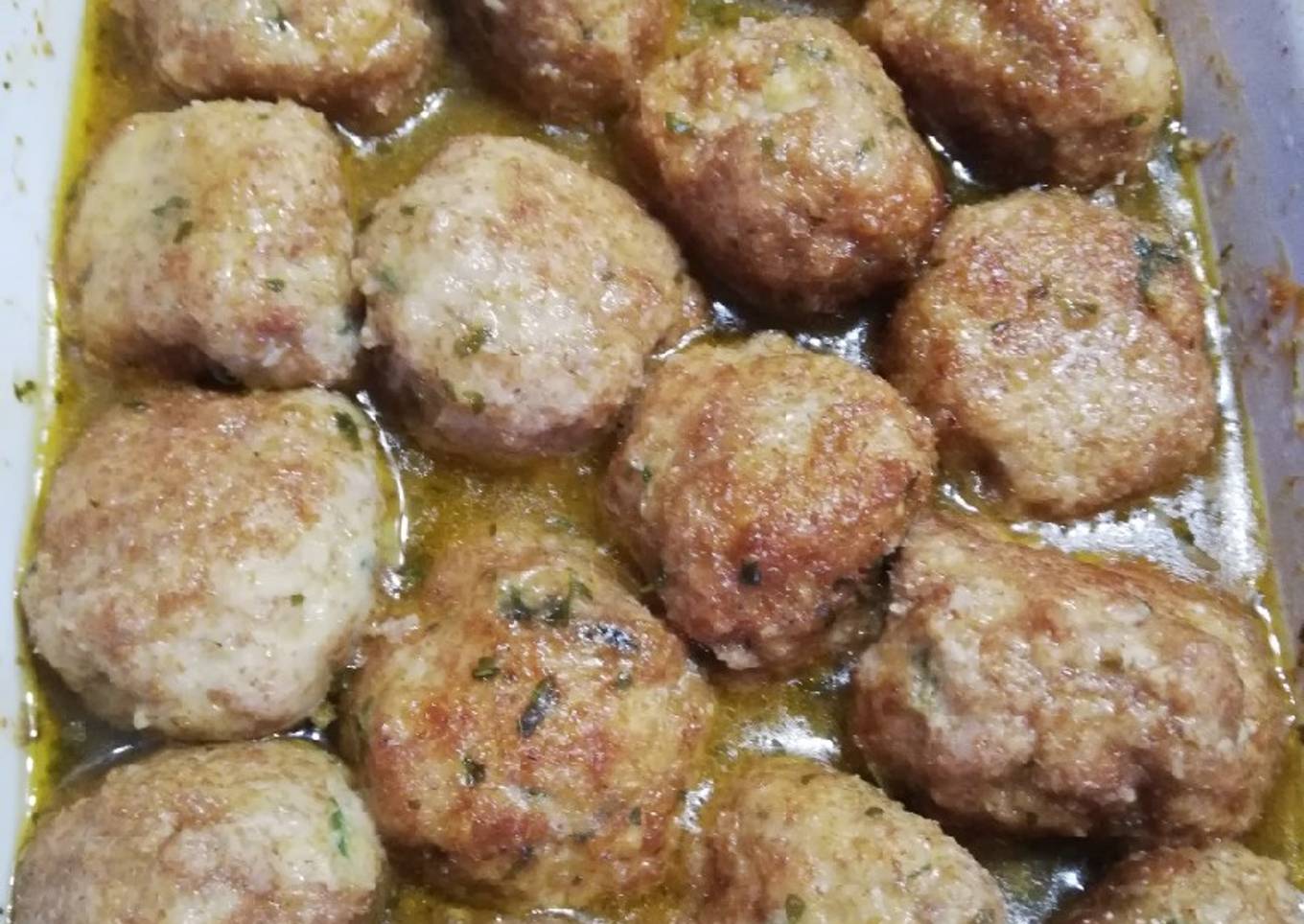 Albóndigas de pavo-cerdo en salsa