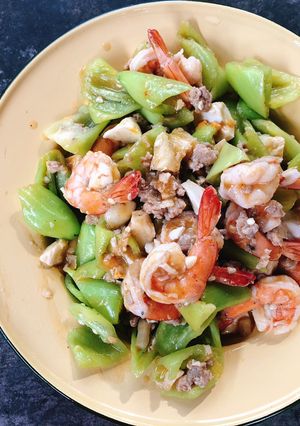 รูปของ กุ้งผัดพริกหนุ่มไข่เค็ม