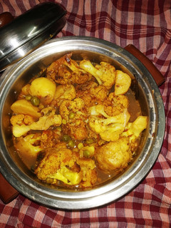 আলু ফুলকোপির ডালনা (alu foolkopir dalna recipe in Bengali) রেসিপির প্রধান ছবি