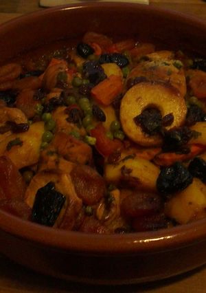 A picture of Tajine with Chicken and Tutti Frutti.
