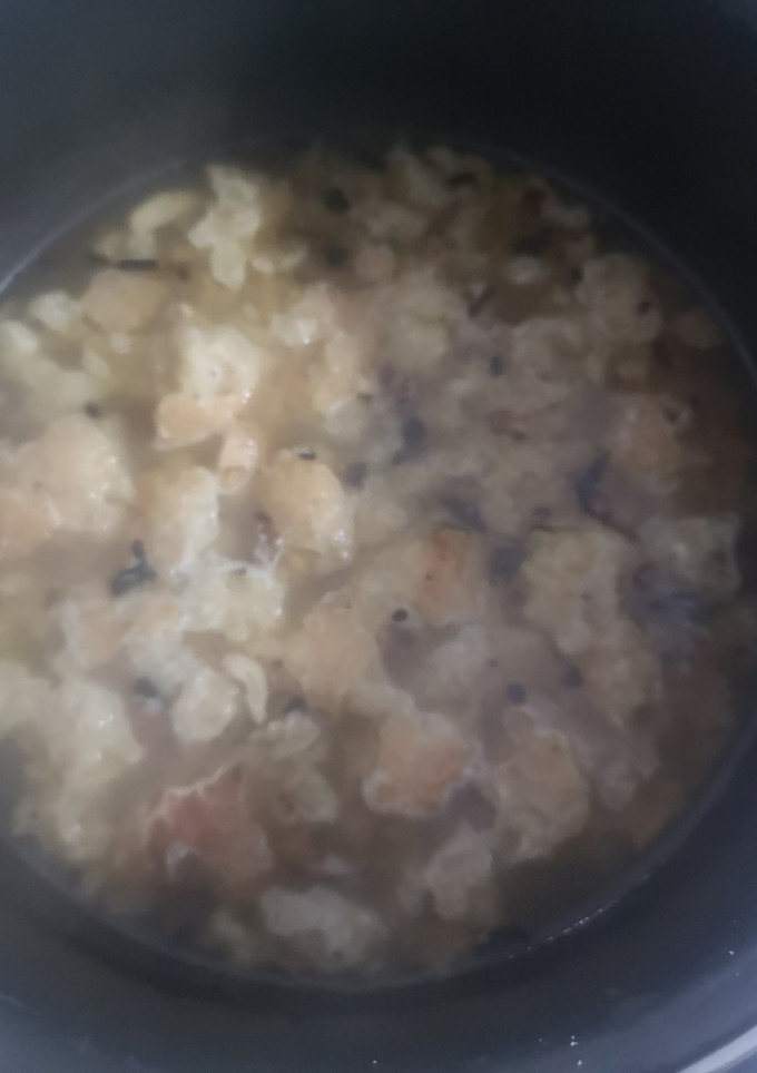 Una foto de Sopa de ajo y pan