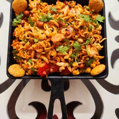 A picture of Maggi bhel.