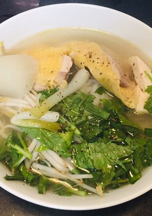Hình của món Hủ tiếu gà ta.