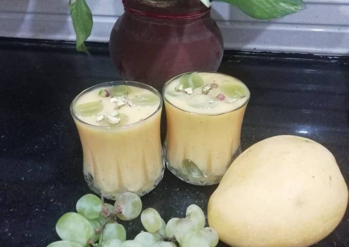 Grapes & Mango Smoothie Recipe by Aruna Thapar - Cookpad