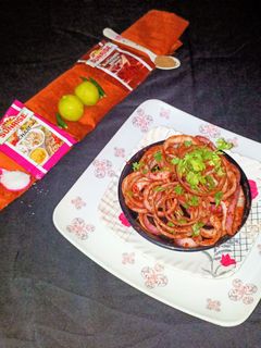 লাচ্ছা পেঁয়াজ (lachcha peyaj recipe in Bengali) রেসিপির প্রধান ছবি
