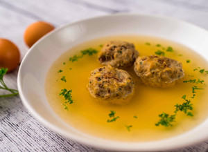 Hagyományos májgombóc recept fotója