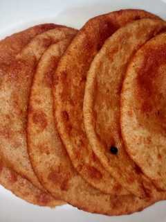 आलू की कचौड़ी (aloo ki sabzi recipe in Hindi) रेसिपी मुख्य फोटो