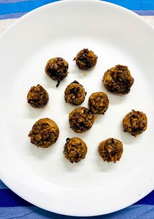 स्टफ्ड चीज़ी मशरूम रेसिपी मुख्य फोटो