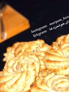 عکسی از دستور شیرینی پفکی گردویی