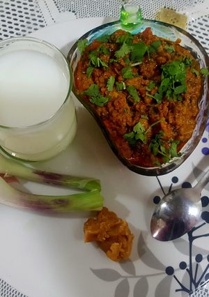 કાઠિયાવાડી રોટલા નું સાક રેસીપી મુખ્ય ફોટો