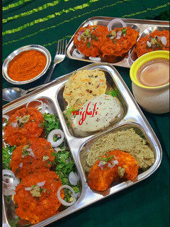 પોડી મસાલા રવા ઈડલી (Podi Masala Rava Idli Recipe In Gujarati) રેસીપી મુખ્ય ફોટો