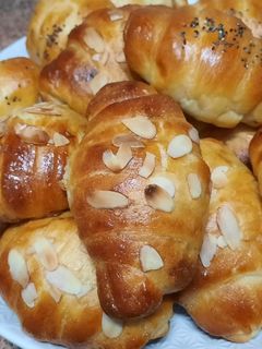 Una foto de Croissants caseros con dos sabores