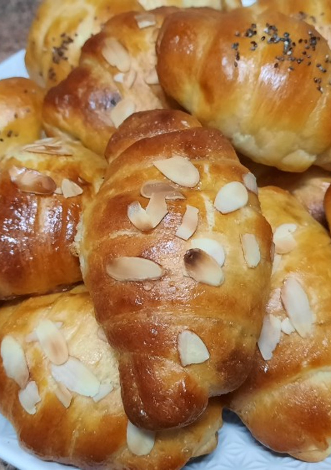 Una foto de Croissants caseros con dos sabores