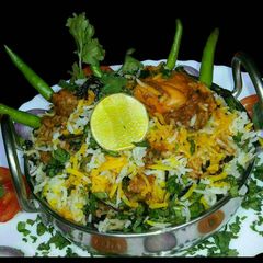 A picture of Chicken Reshmi Biryani.